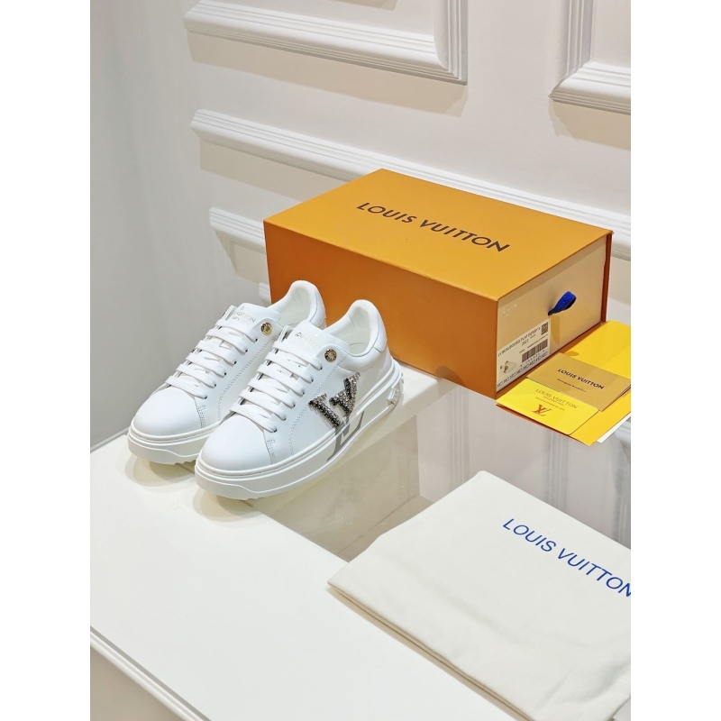 l**is V*t*n sneakers